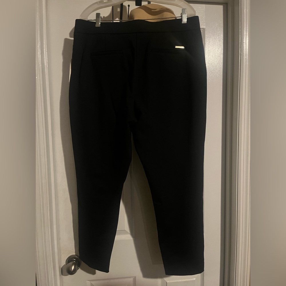 Michael Kors NWT. Sleek Black Cropped Pants XL - Picture 13 of 13